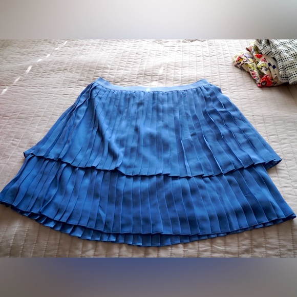 Lauren Conrad skirt - Picture 1 of 3